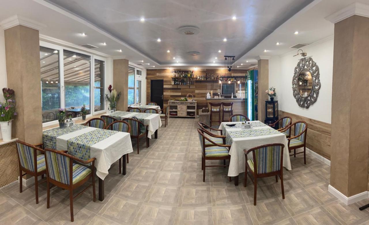 Apart Hotel Central Ράζγκραντ Εξωτερικό φωτογραφία