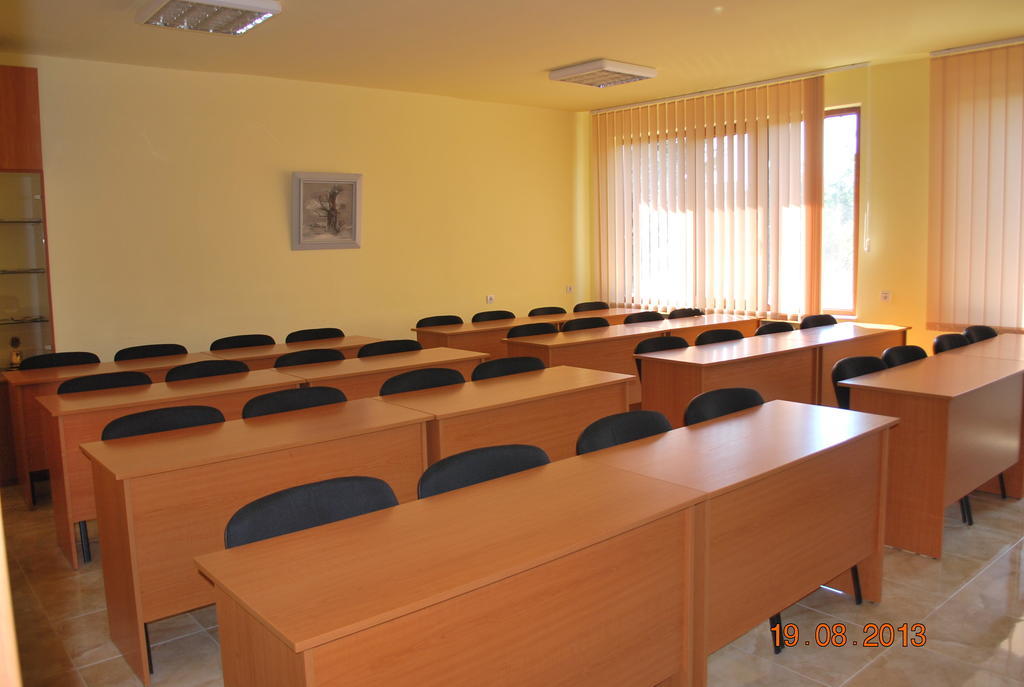 Apart Hotel Central Ράζγκραντ Εξωτερικό φωτογραφία