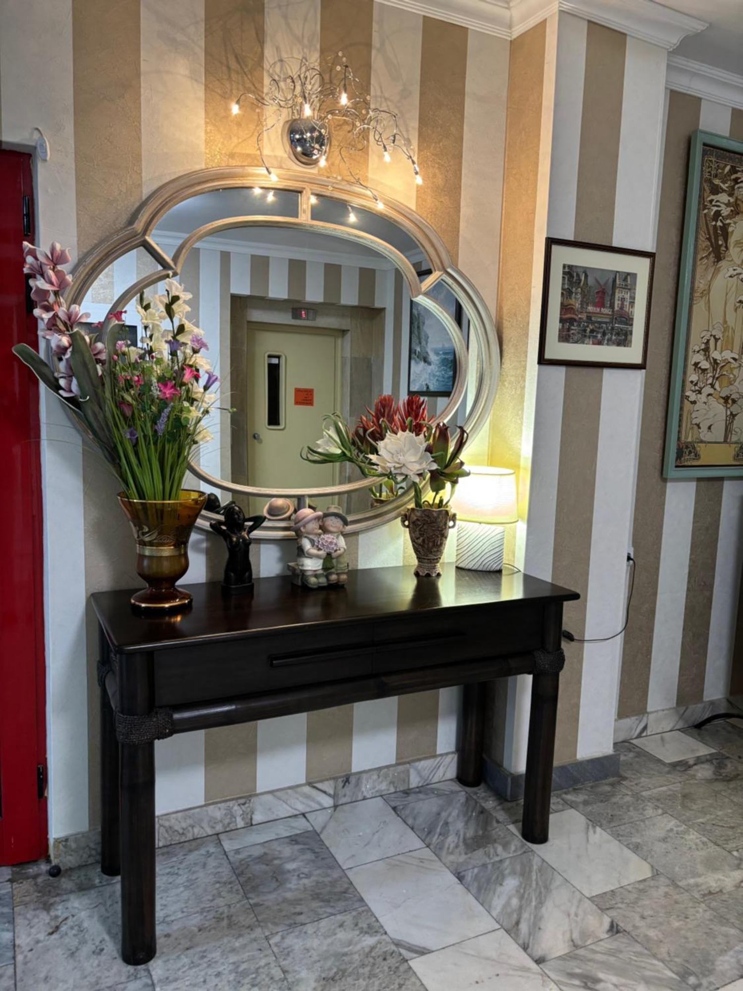 Apart Hotel Central Ράζγκραντ Εξωτερικό φωτογραφία